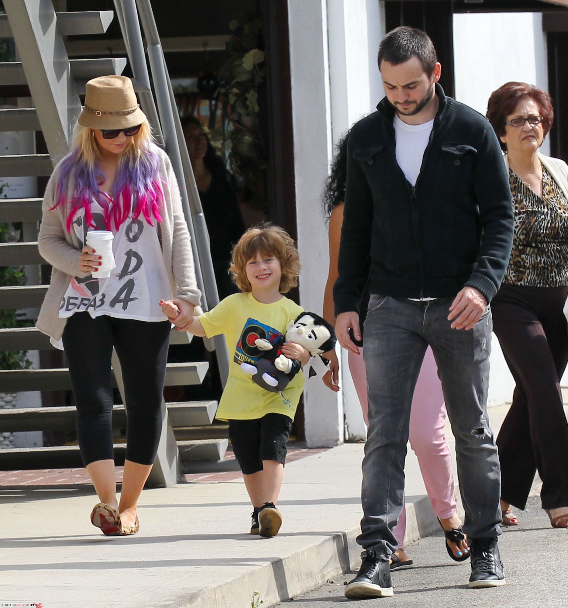 052031.jpg 052031.jpg