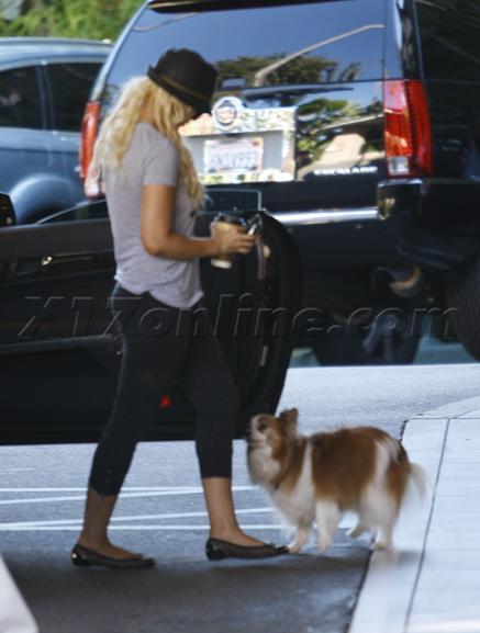 06christina-a_dot_nethotel_nov1_2010_1288691552.jpg 06christina-a_dot_nethotel_nov1_2010_1288691552.jpg