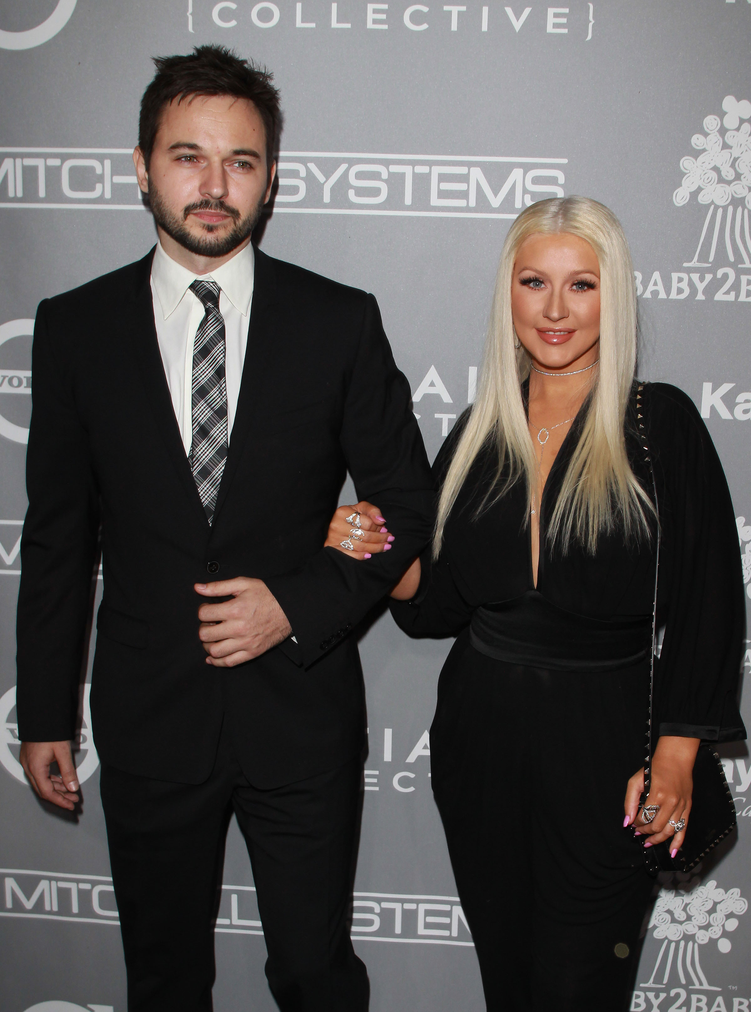 1203119427_-_0005_XtinaDaily.jpg 1203119427_-_0005_XtinaDaily.jpg