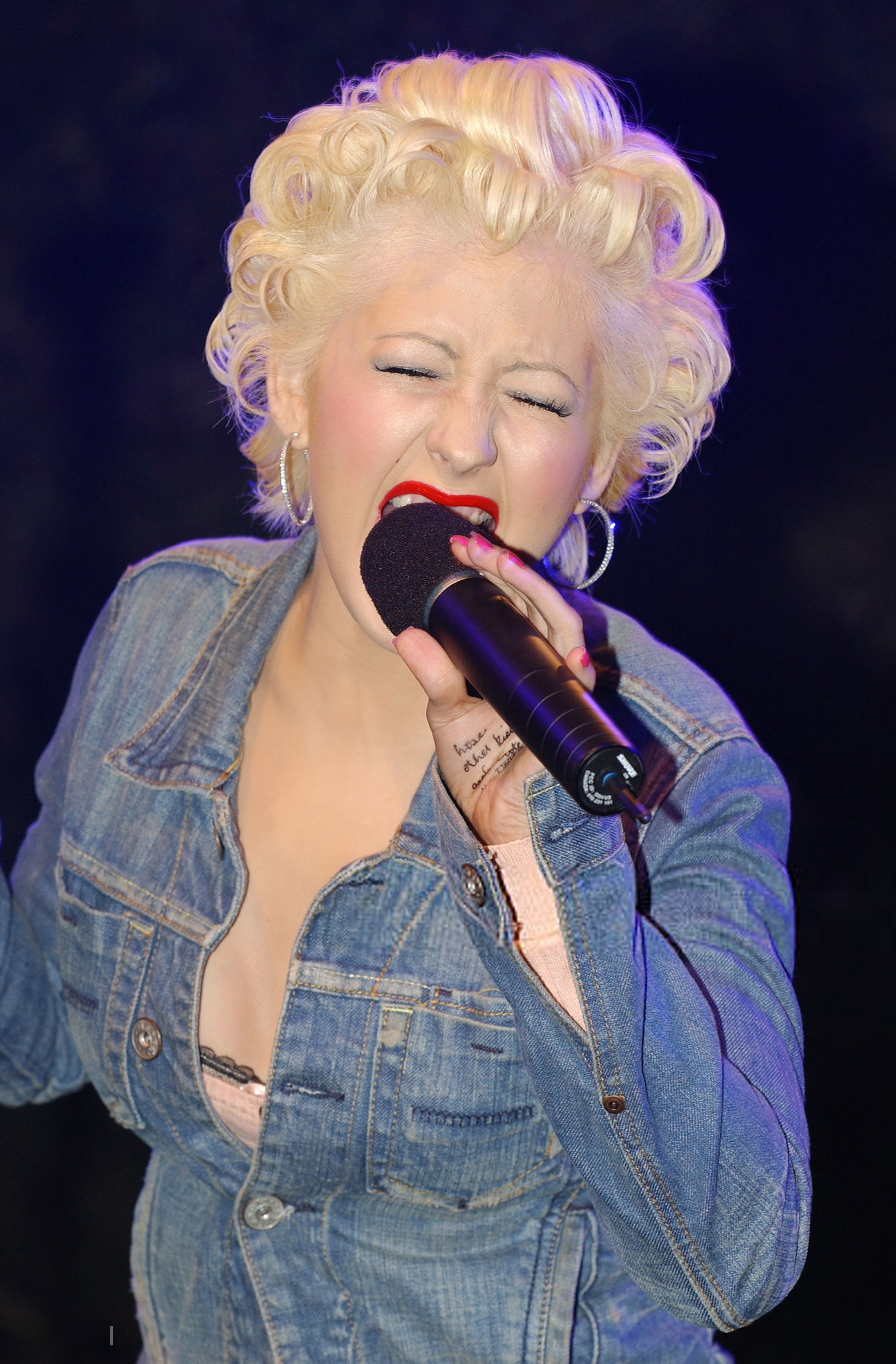 184504176.png 184504176.png