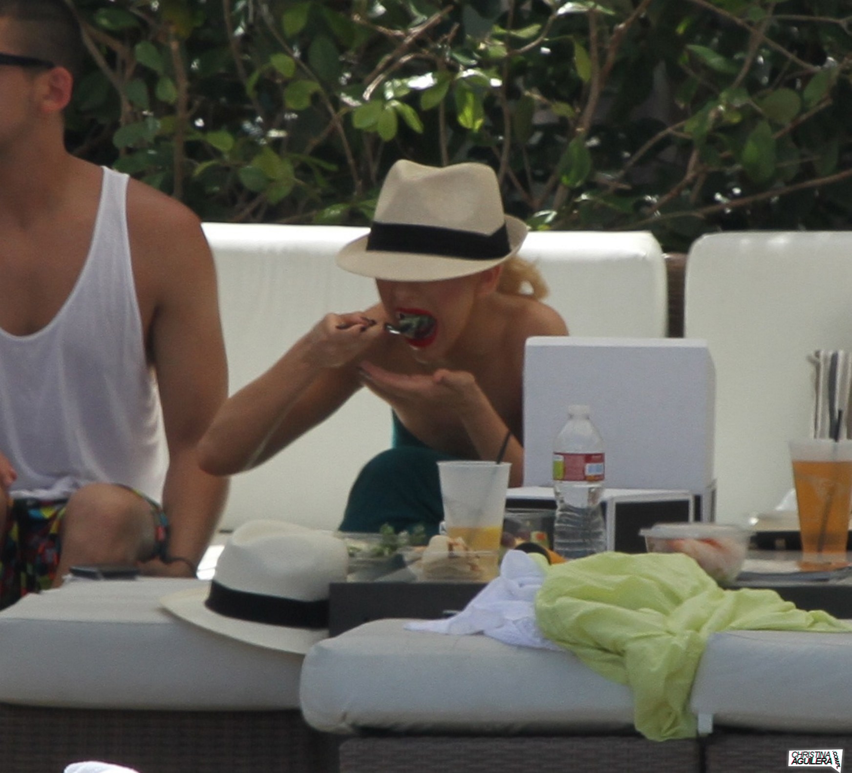 2156003.jpg 2156003.jpg