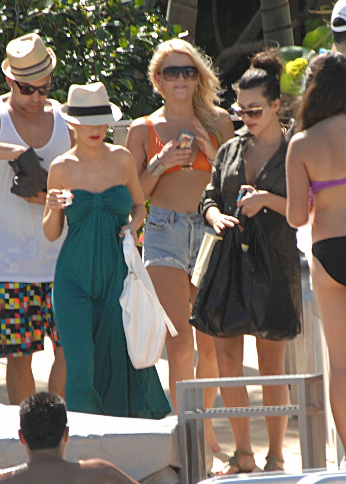 2156042.jpg 2156042.jpg