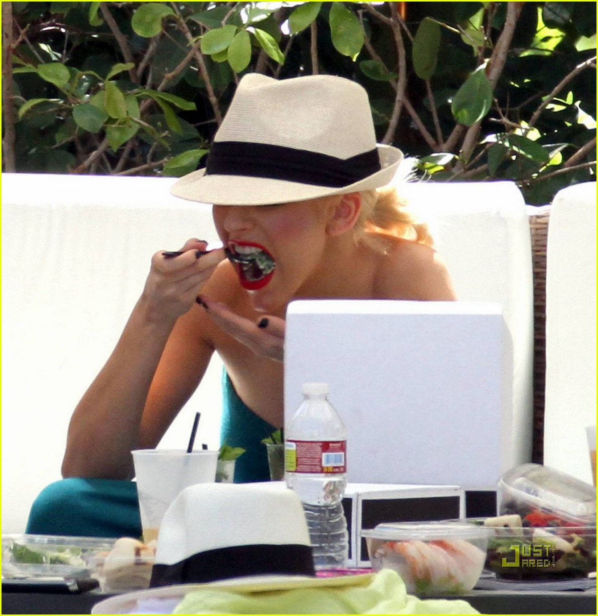 2156086.jpg 2156086.jpg