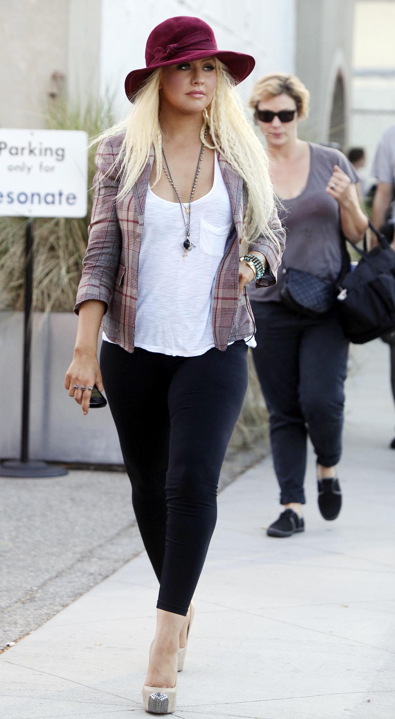 45698002.jpg 45698002.jpg