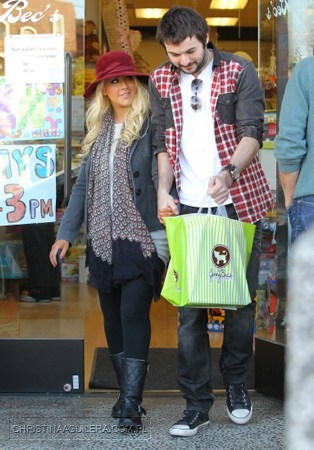 463214009.jpg 463214009.jpg