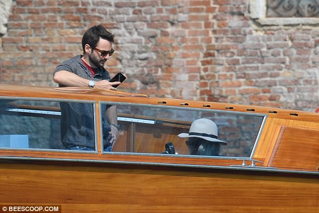 47185004.jpg 47185004.jpg