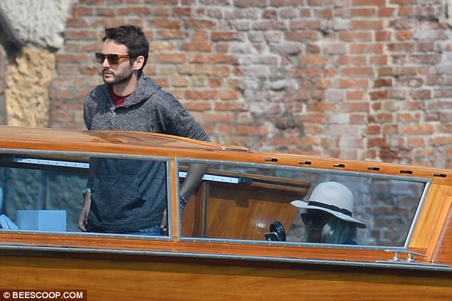 47185005.jpg 47185005.jpg