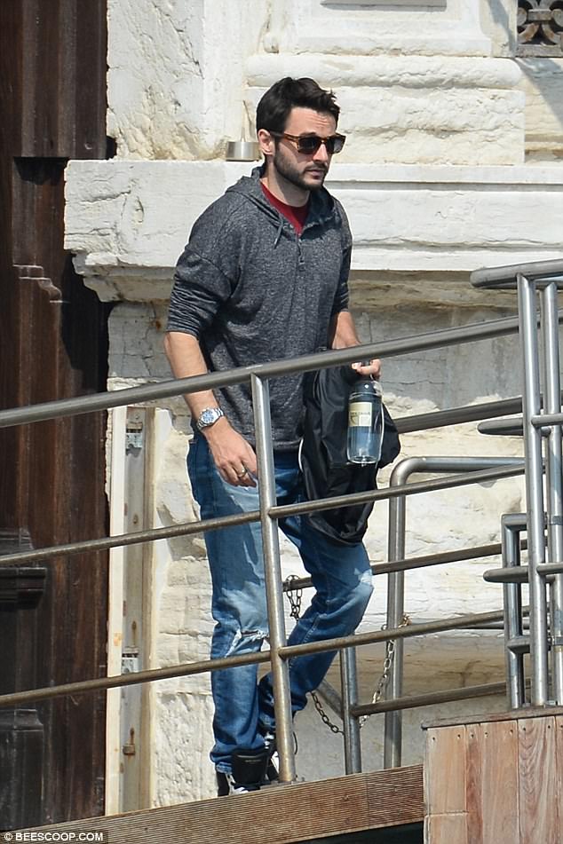 47185008.jpg 47185008.jpg