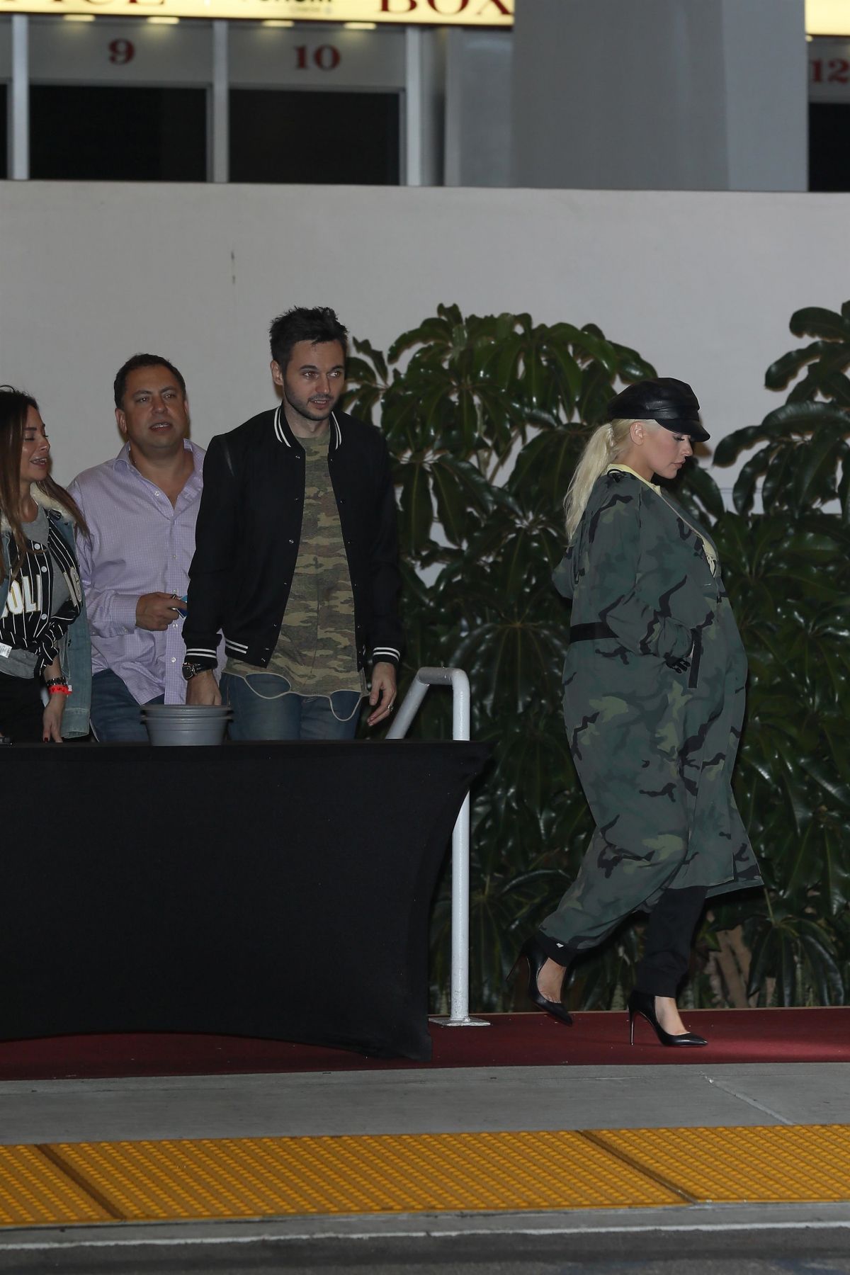 5747001.jpg 5747001.jpg