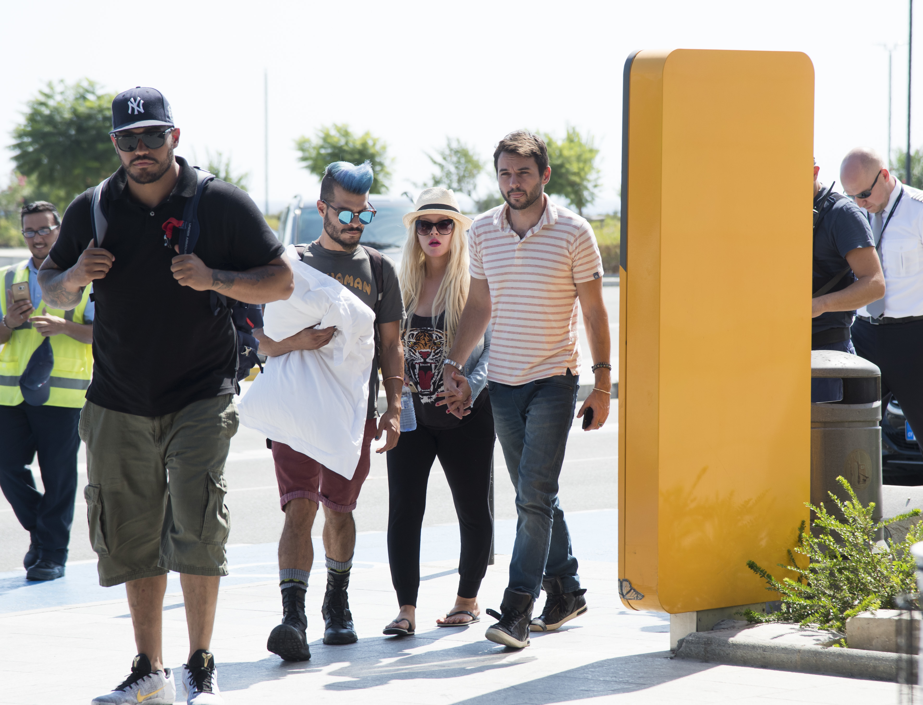 57695002.jpg 57695002.jpg