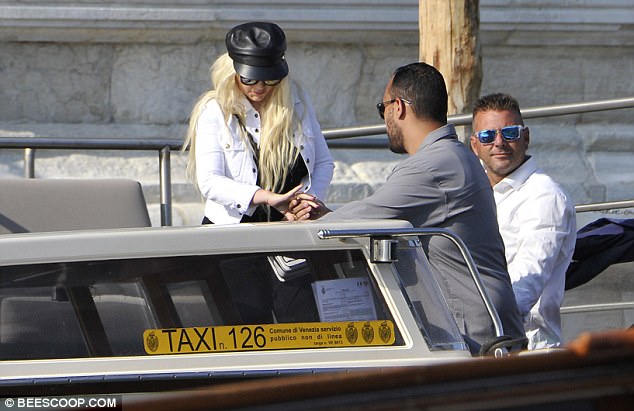 57958026.jpg 57958026.jpg