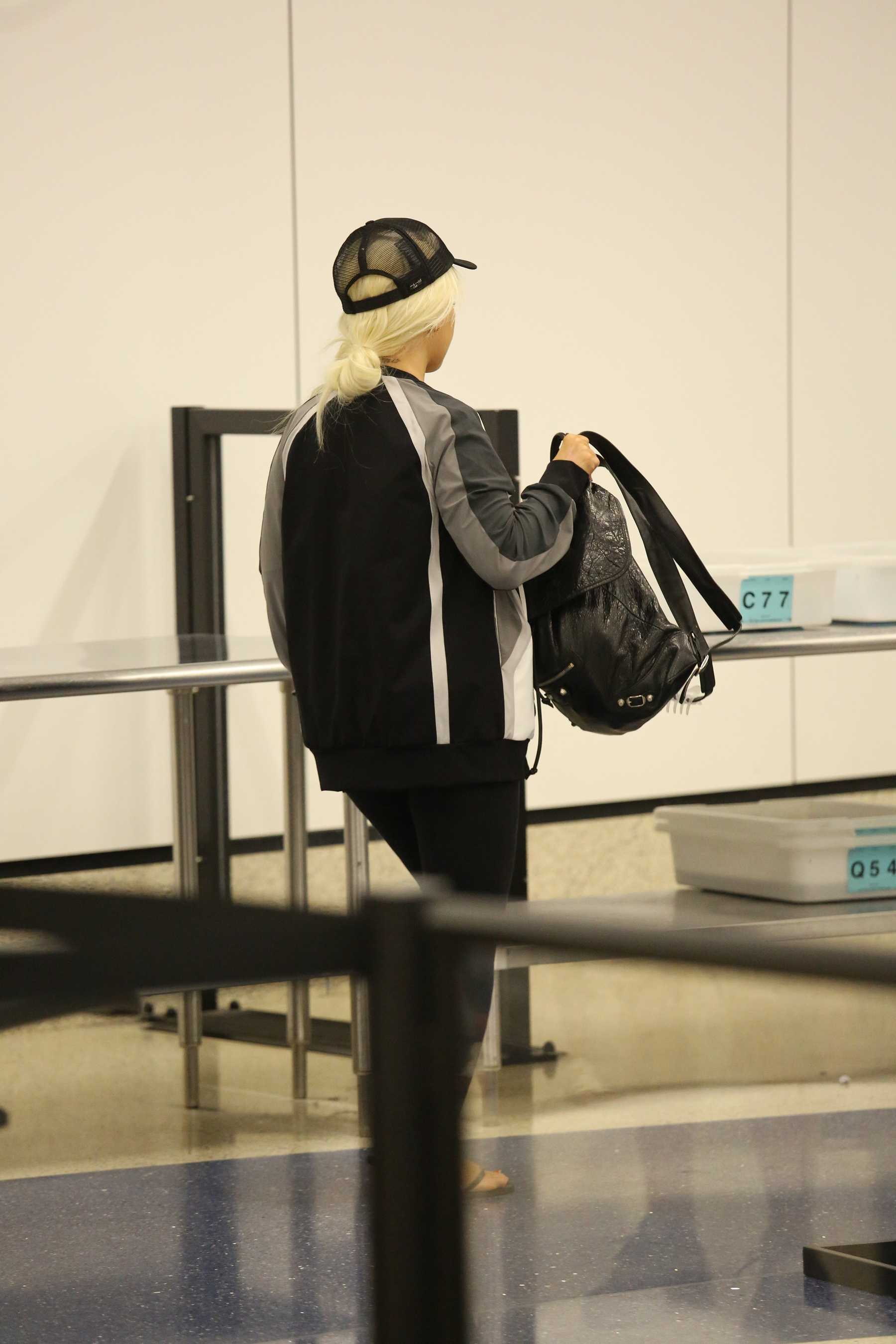 5845010.jpg 5845010.jpg