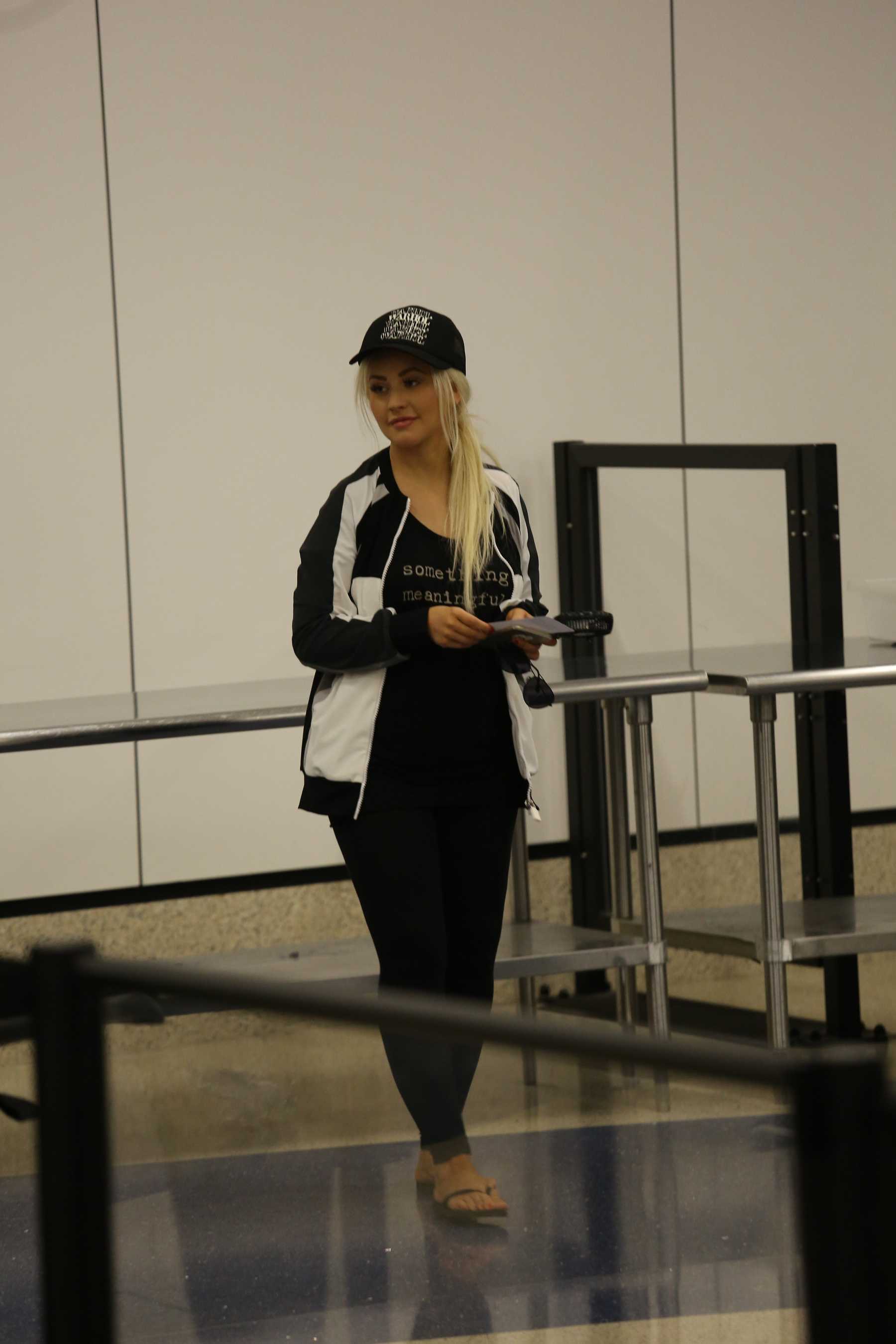 5845012.jpg 5845012.jpg