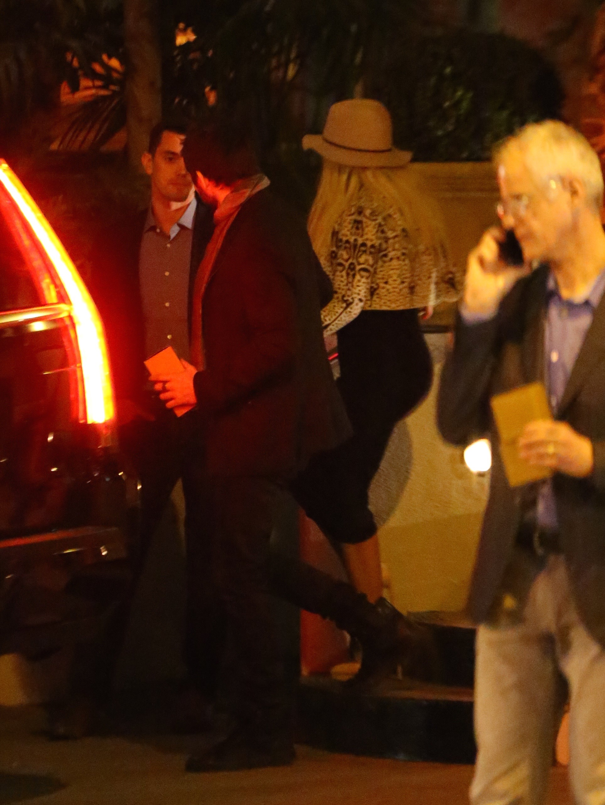 587426002.jpg 587426002.jpg