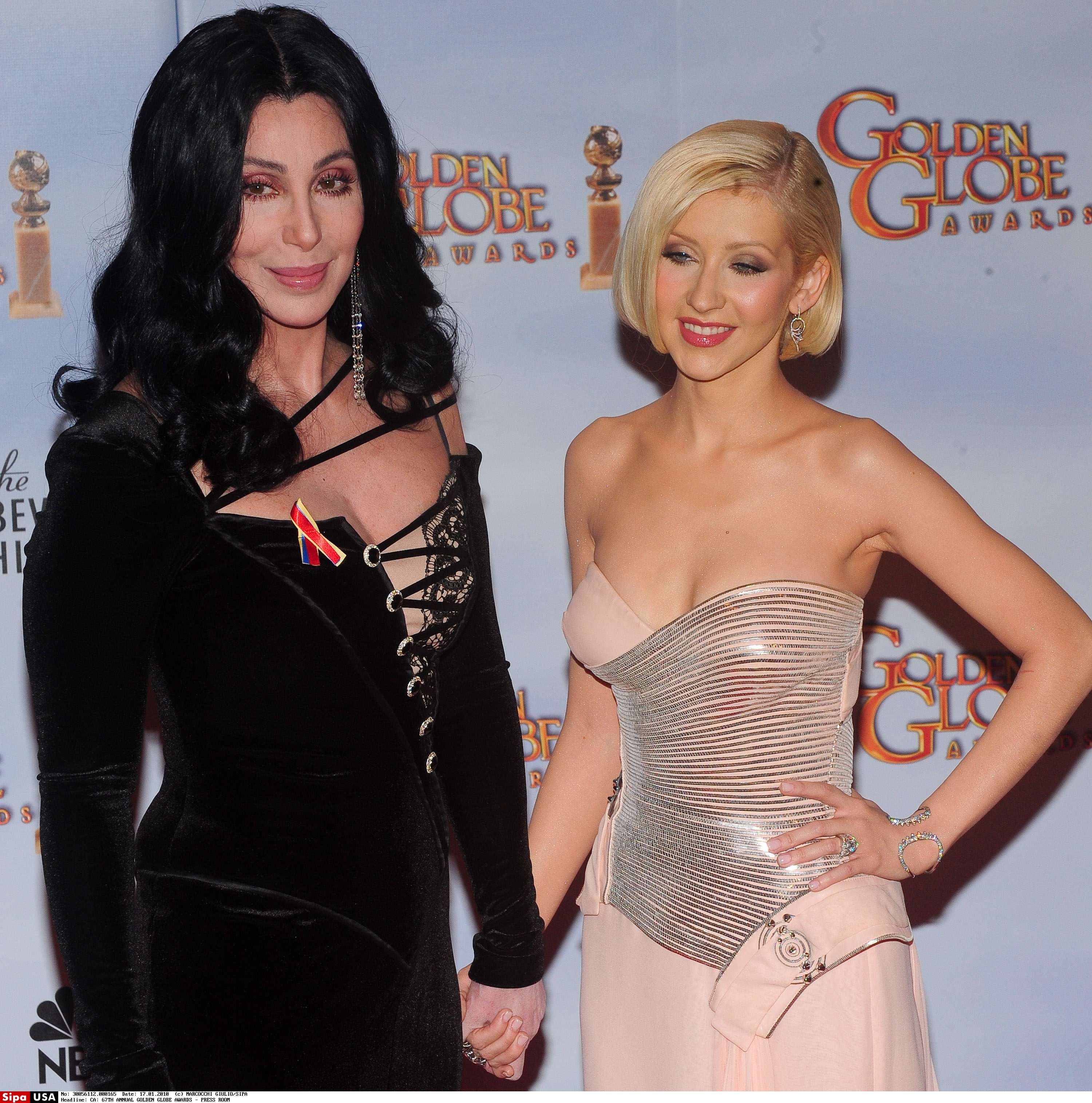 67th_Annual_Golden_Globe_Awards_-_January_17_-_Christina_Aguilera_Daily_040.jpg