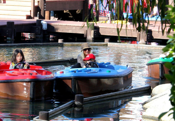 71394070.jpg 71394070.jpg