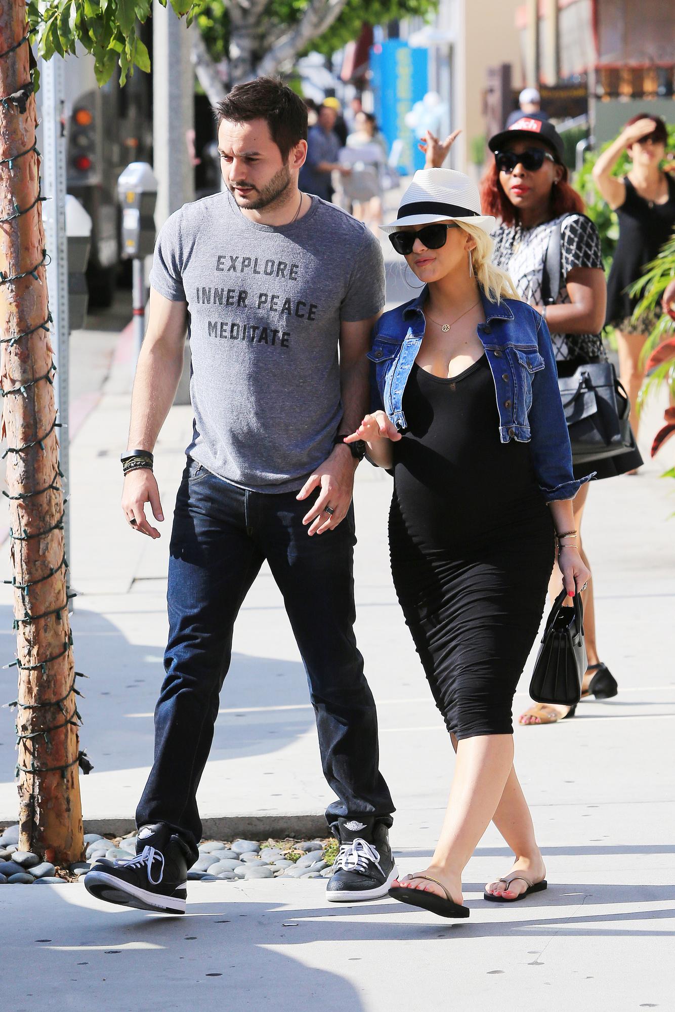 71874010.jpg 71874010.jpg