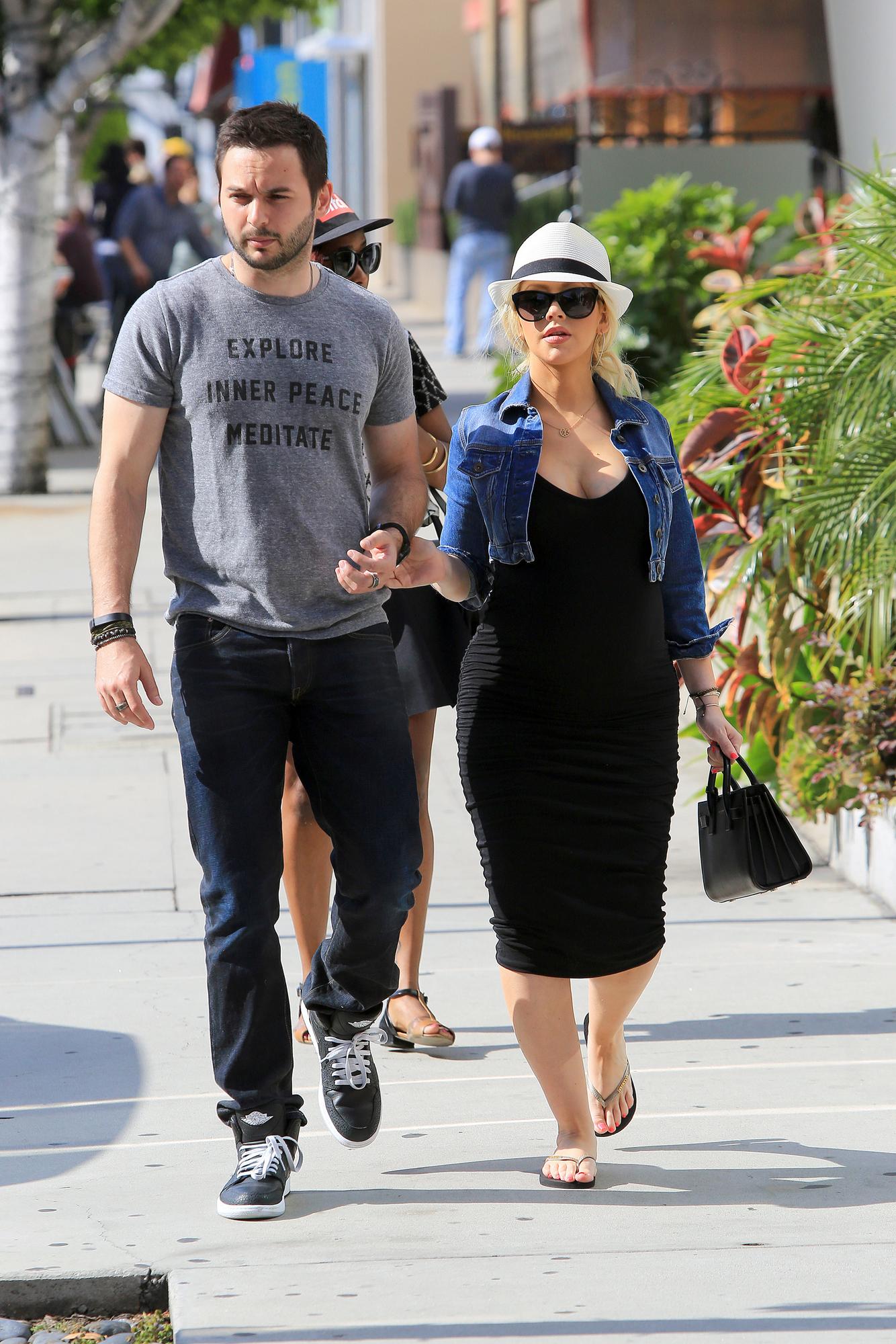 71874012.jpg 71874012.jpg