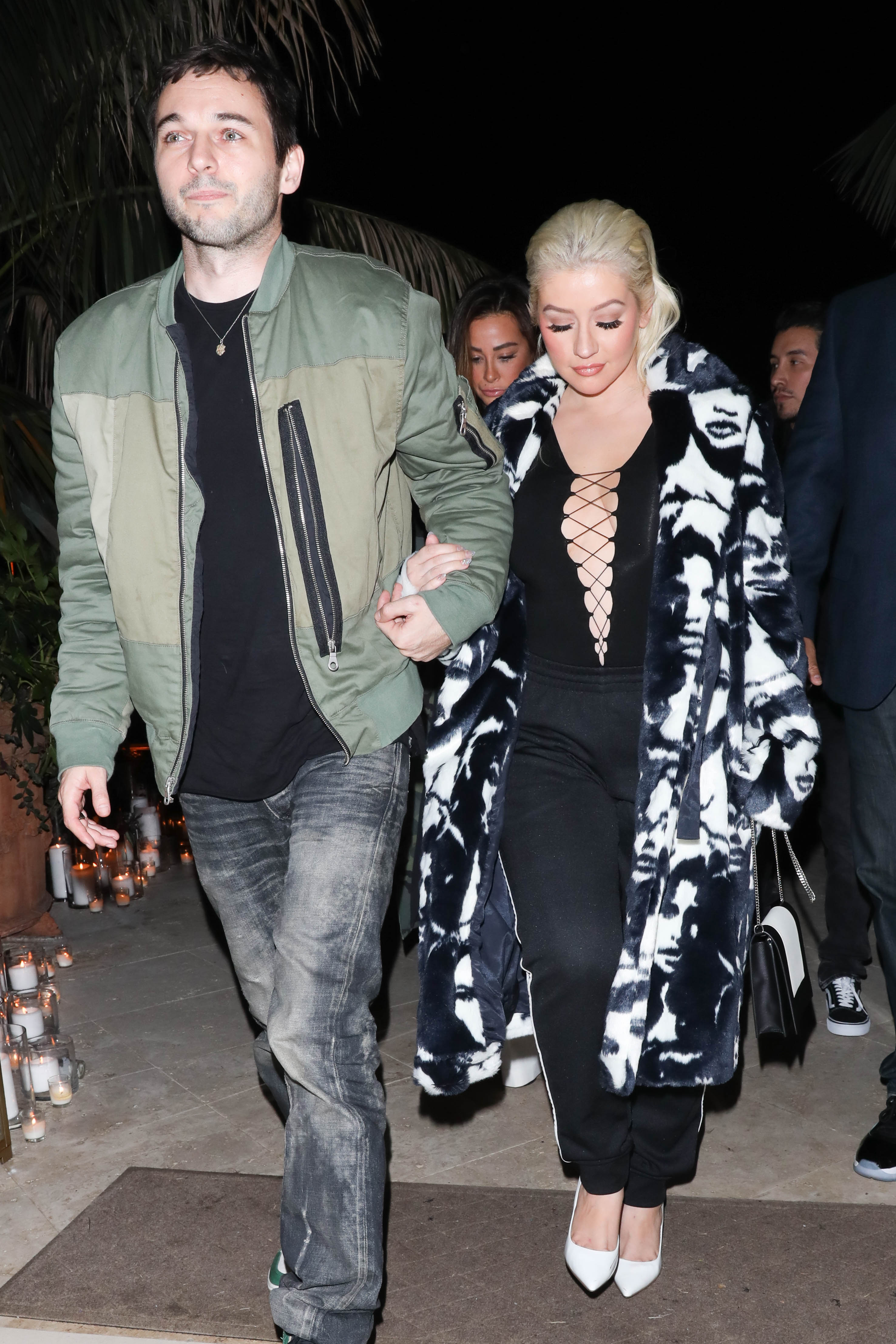 74691001.jpg 74691001.jpg