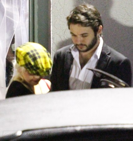 789546001.jpg 789546001.jpg