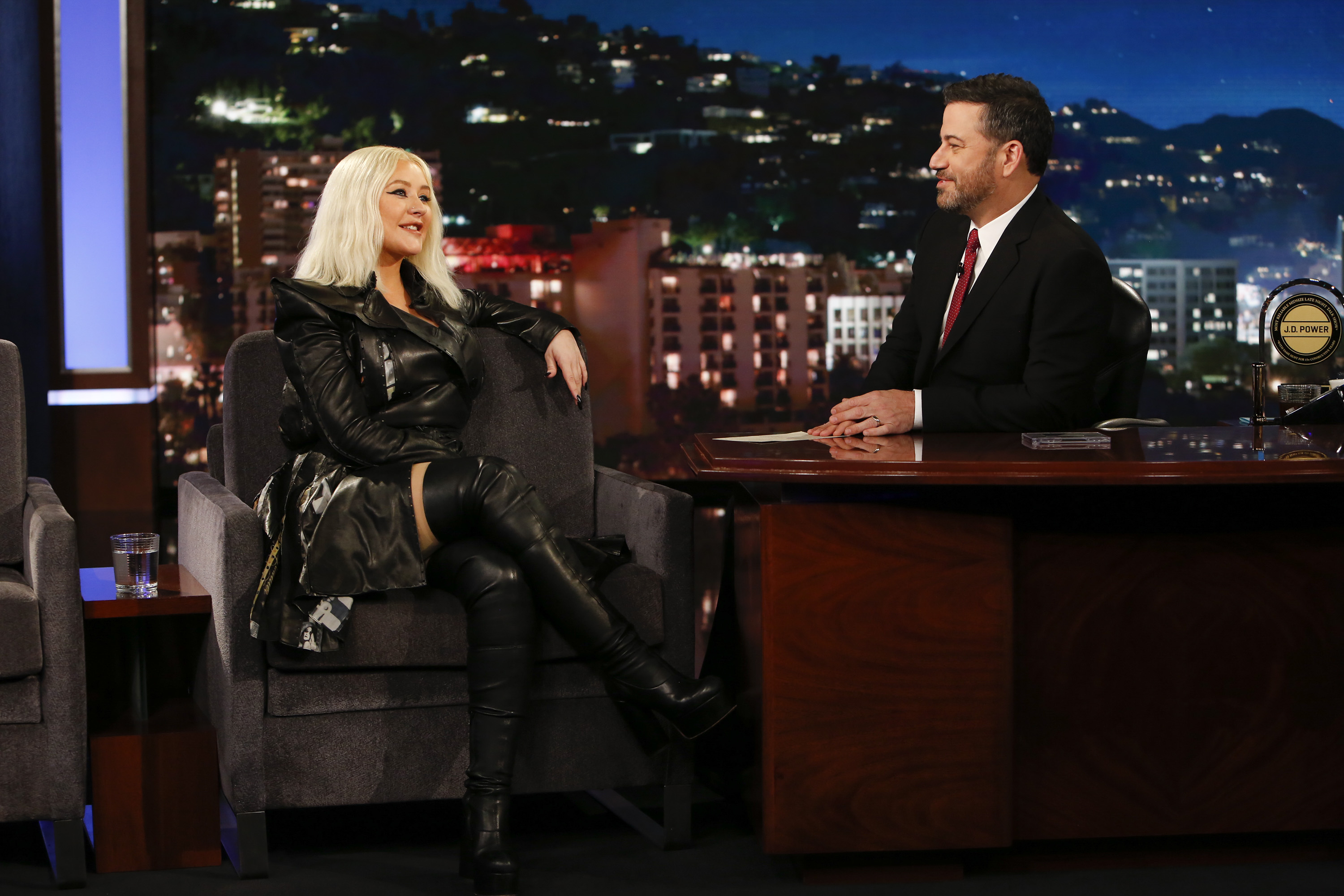 82392352_christina-aguilera-jimmy-kimmel-live-in-los-angeles-12-09-2018_14.jpg