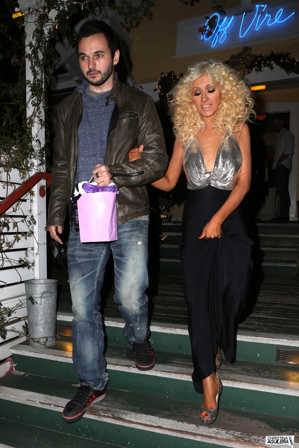 852147003~2.jpg 852147003~2.jpg