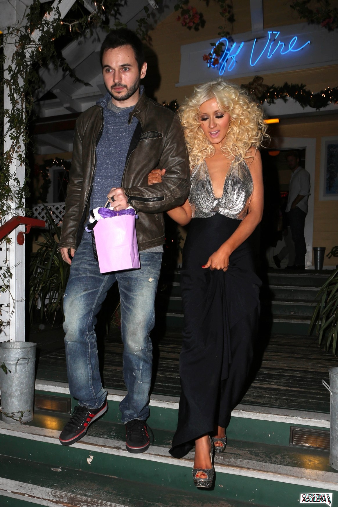 852147004~2.jpg 852147004~2.jpg