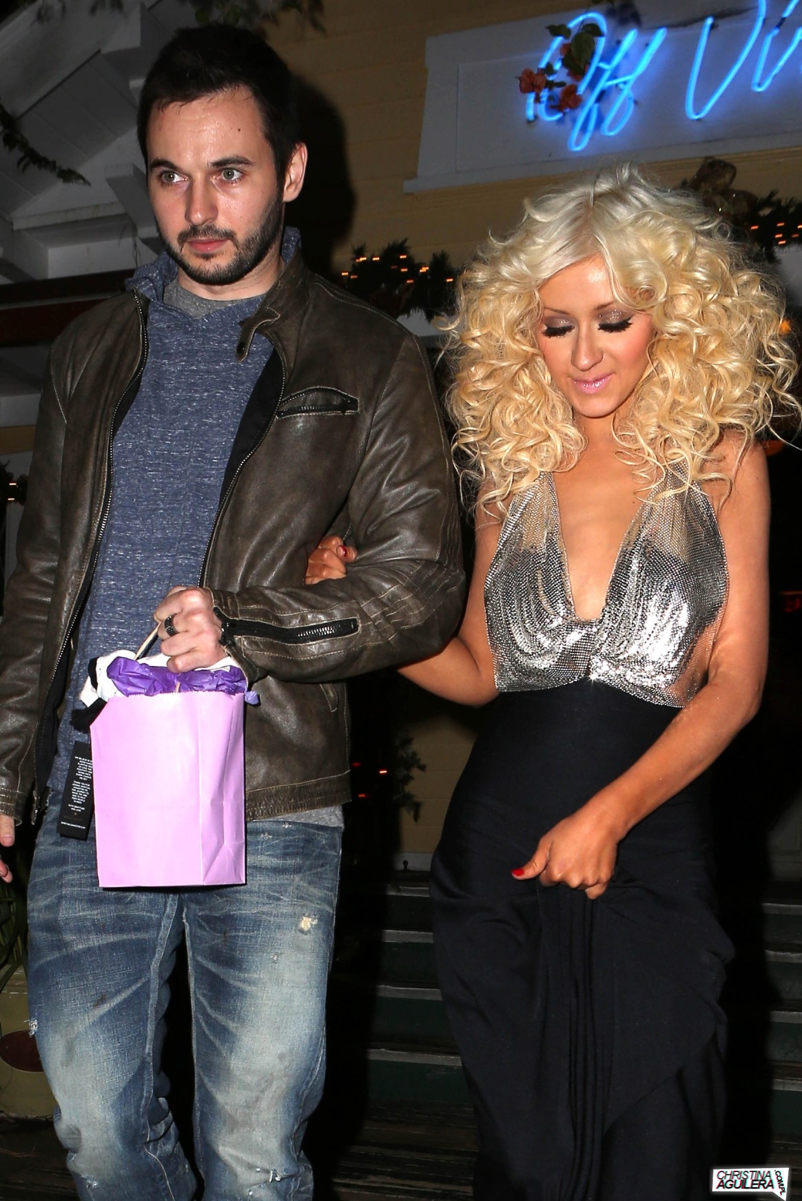 852147005~2.jpg 852147005~2.jpg