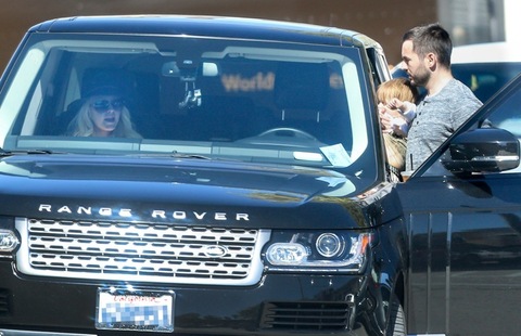 854789025.jpg 854789025.jpg