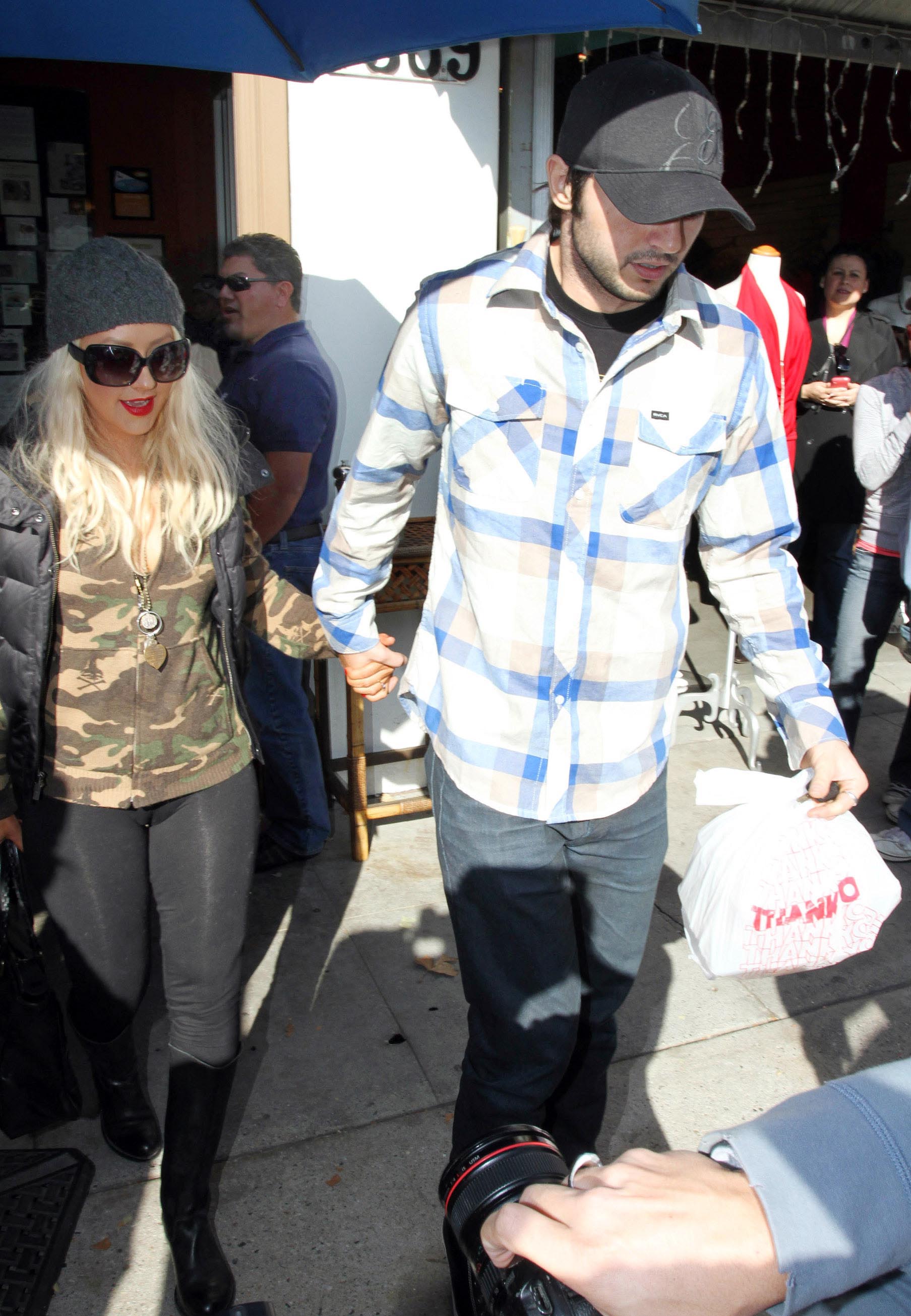 856935008.jpg 856935008.jpg