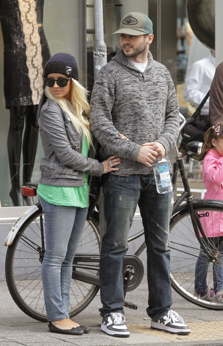 895085060.jpg 895085060.jpg