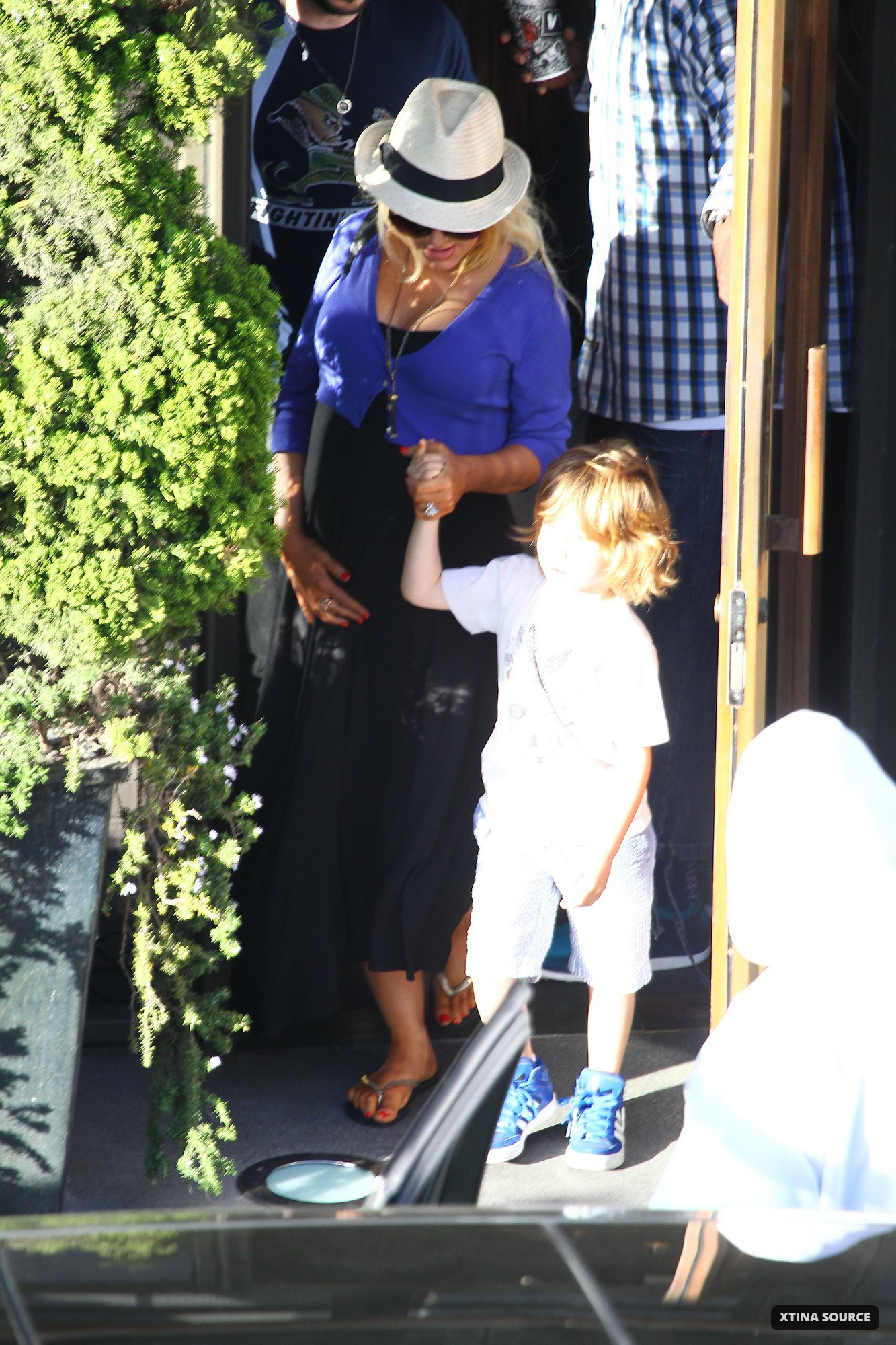 9585004.jpg 9585004.jpg