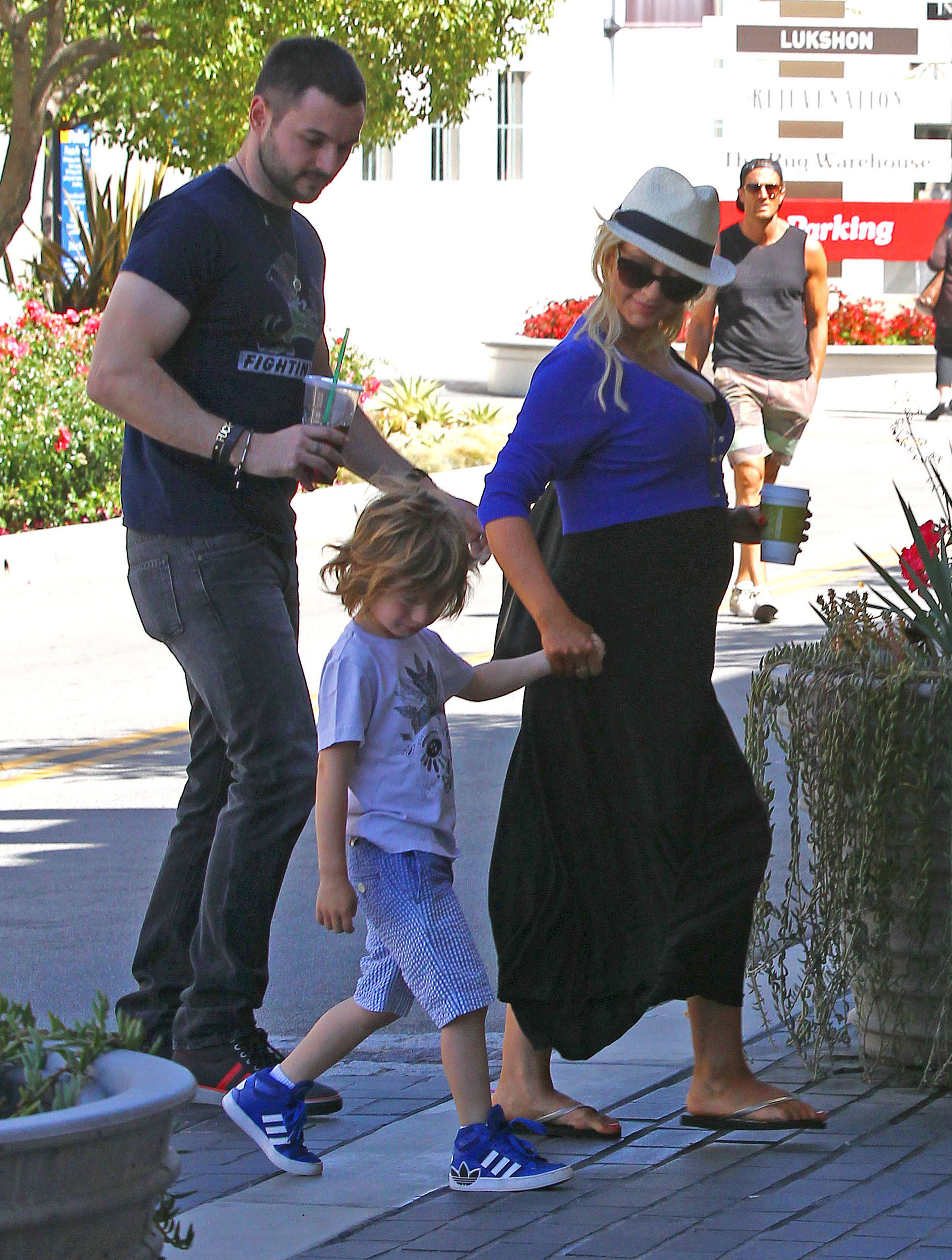 9585038.jpg 9585038.jpg