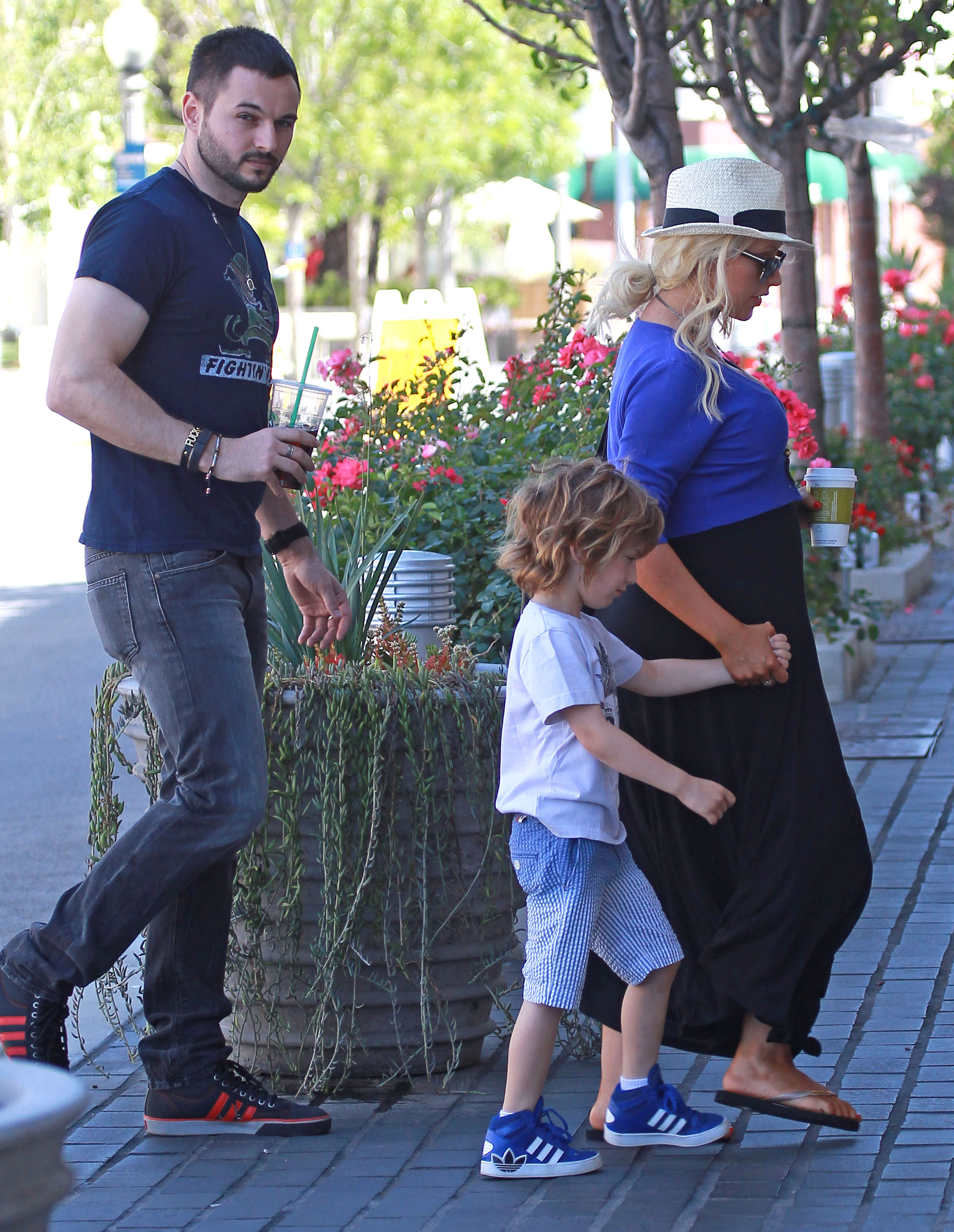 9585048.jpg 9585048.jpg