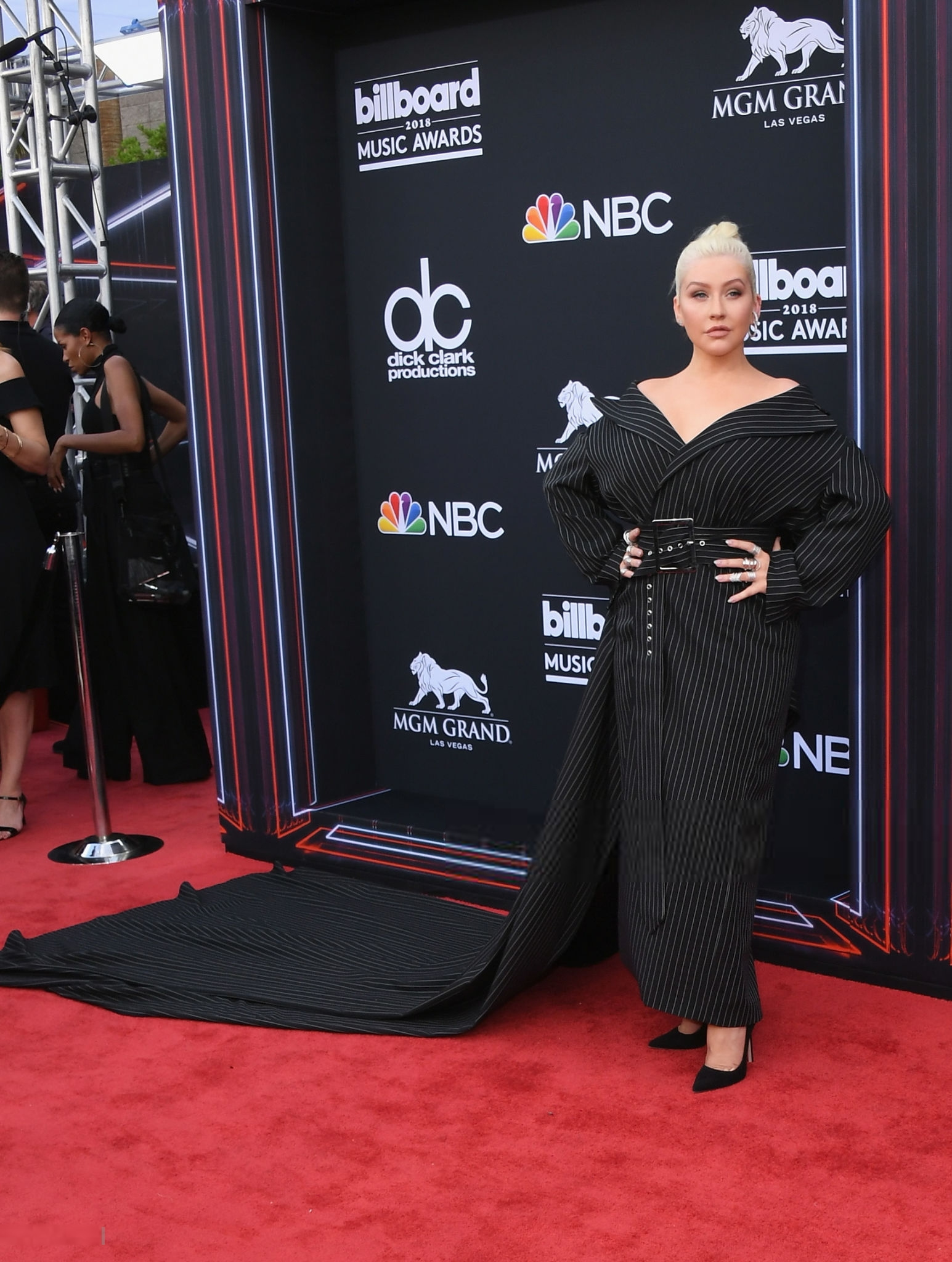 960681700.png 960681700.png