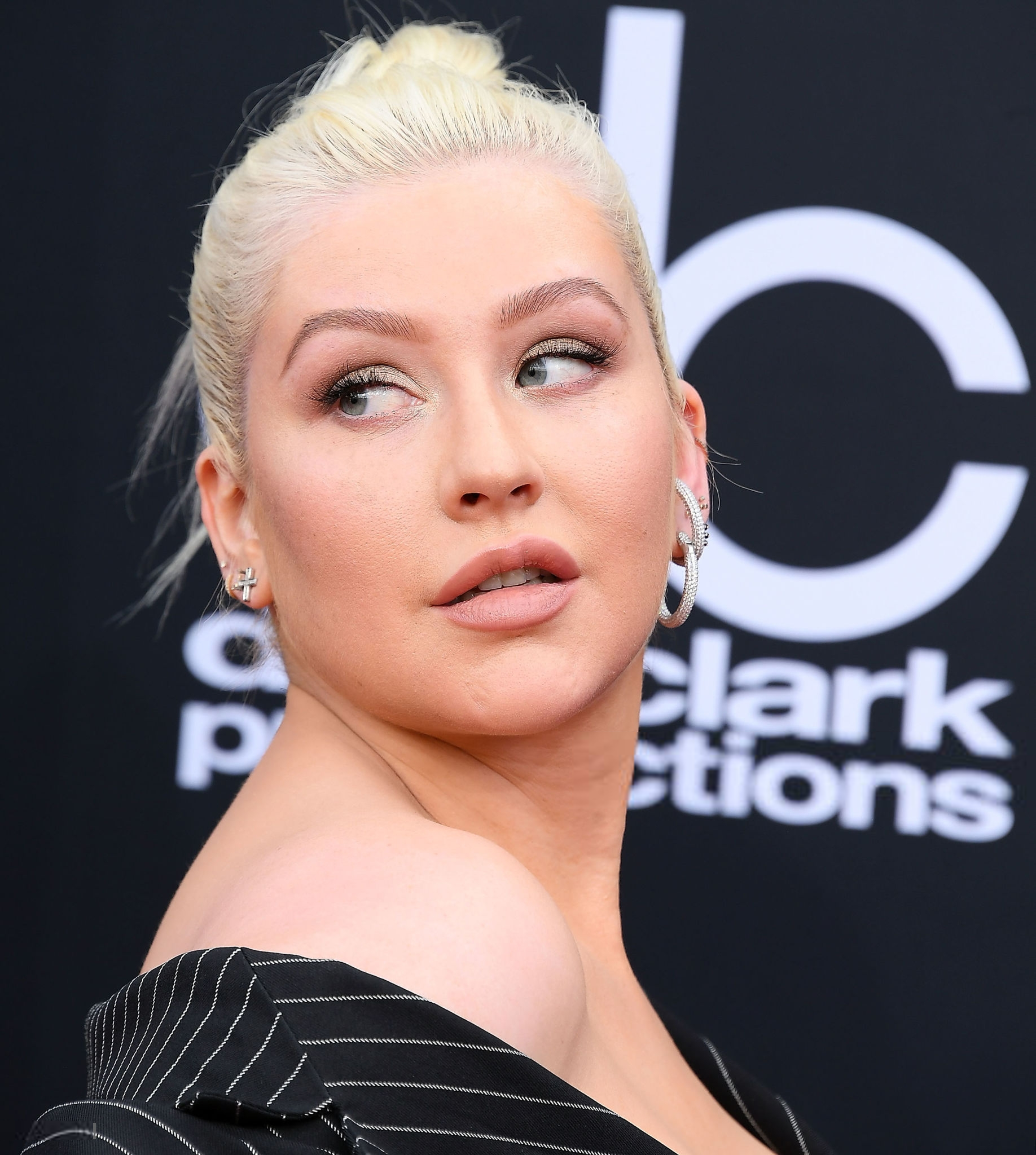 960812046.png 960812046.png