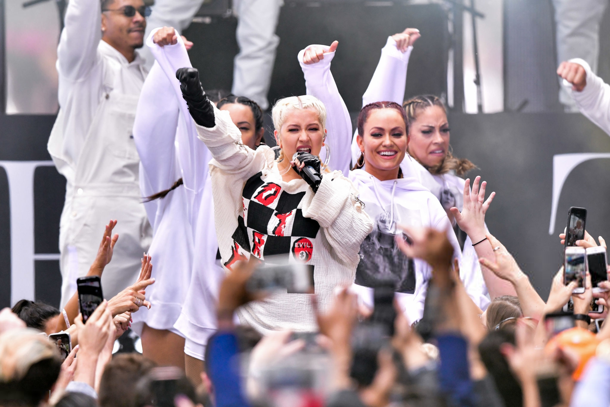 975824112.png 975824112.png