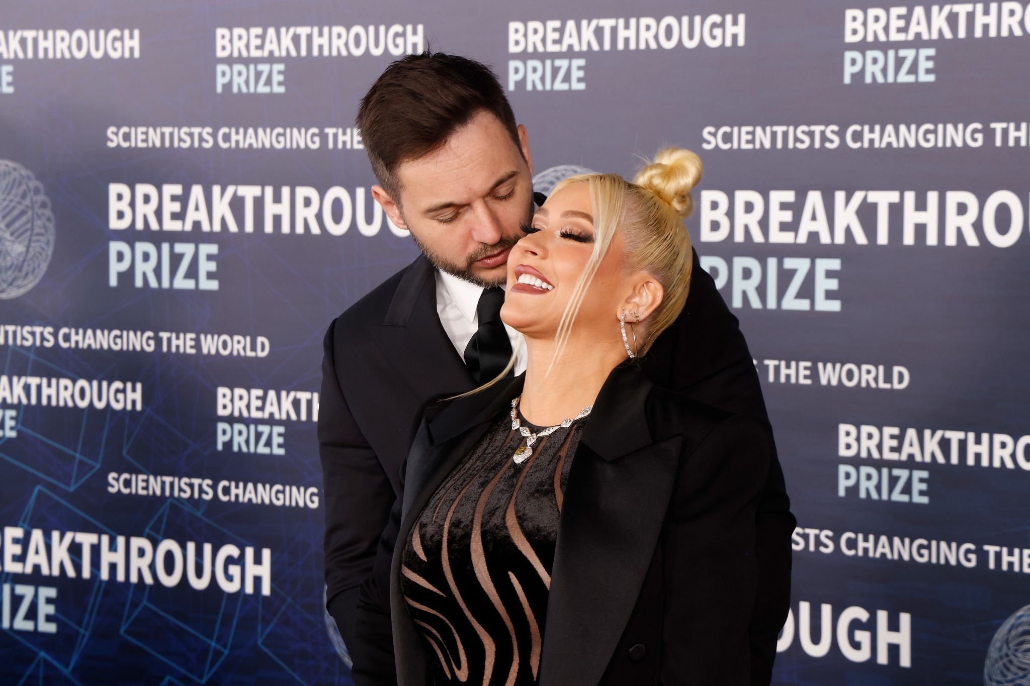9th_Annual_Breakthrough_Prize_Ceremony_-_April_14_-_Christina_Aguilera_Daily_0033.jpg