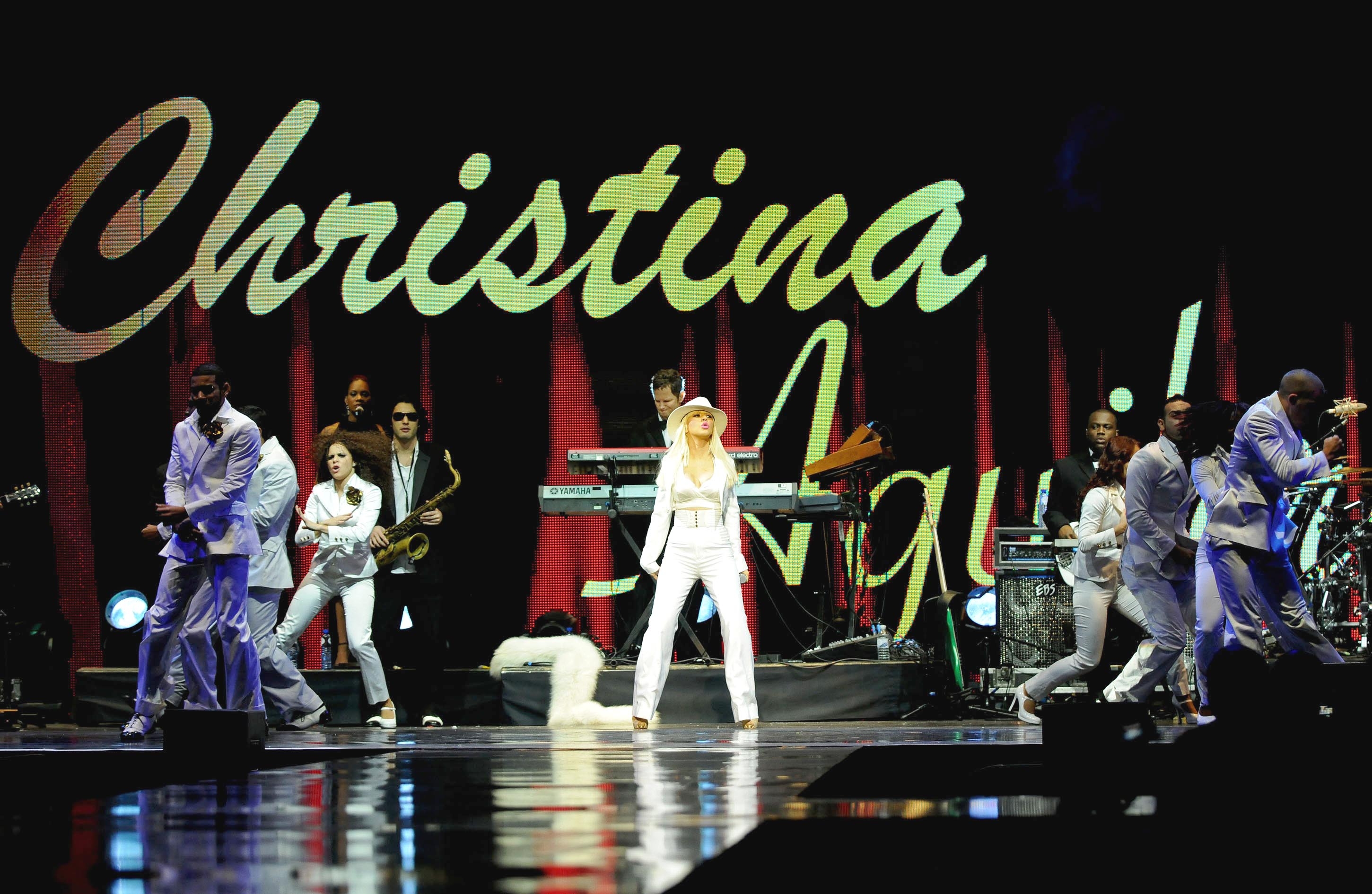 Africa_Rising_Festival_-_October_14_-_Christina_Aguilera_Daily_003.jpg