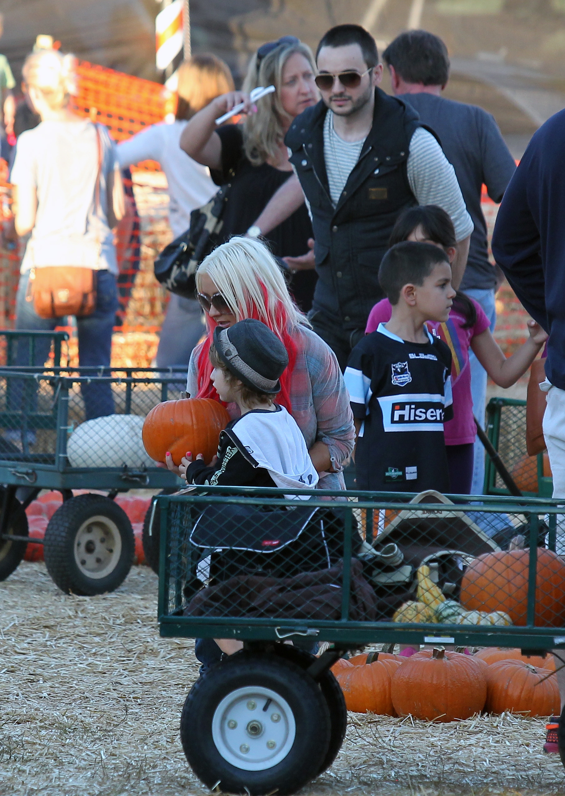 At_Mr__Bones_Pumpkin_Patch_In_West_Hollywood_With_Max_And_Matt_-_October_14_-_Christina_Aguilera_Daily_0222.jpg At_Mr__Bones_Pumpkin_Patch_In_West_Hollywood_With_Max_And_Matt_-_October_14_-_Christina_Aguilera_Daily_0222.jpg