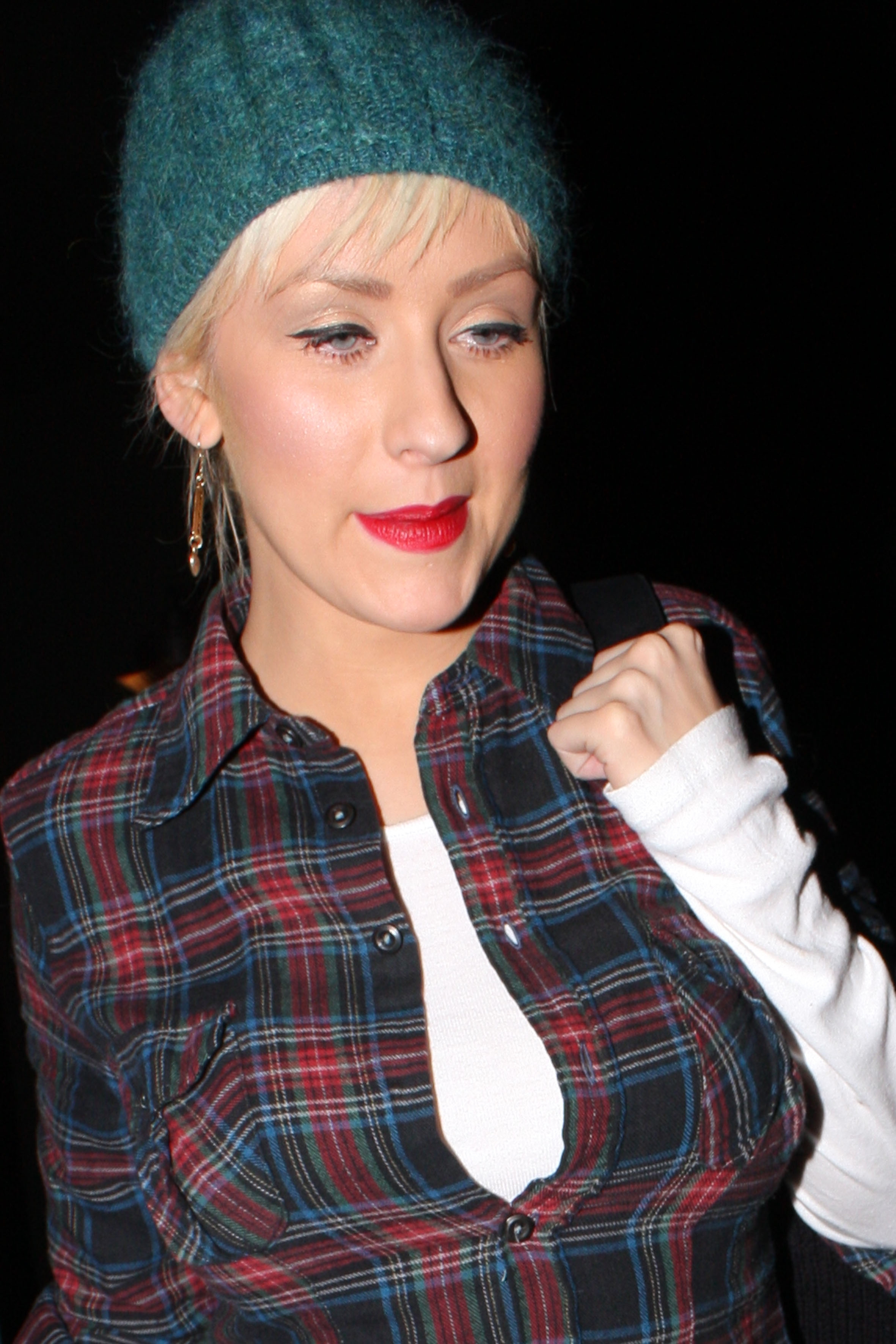 At_Osteria_Mozza_-_January_4_-_Christina_Aguilera_Daily_012.jpg