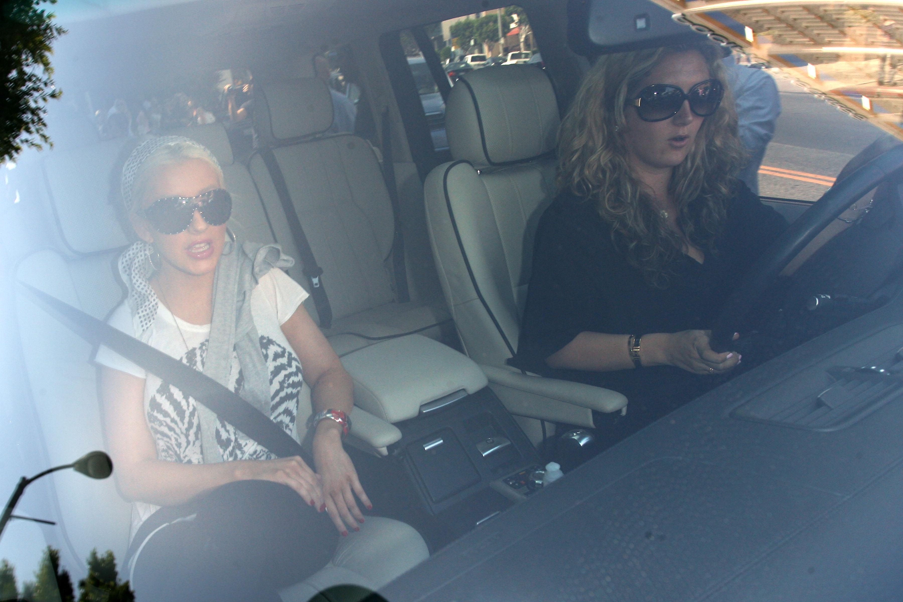 At_The_Ivy_-_June_27_-__Christina_Aguilera_Daily_43.jpg At_The_Ivy_-_June_27_-__Christina_Aguilera_Daily_43.jpg