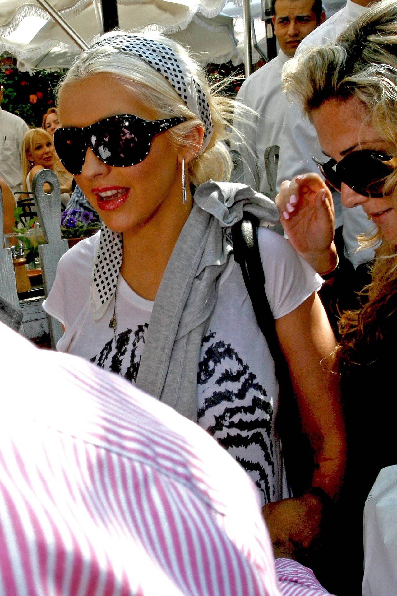 At_The_Ivy_-_June_27_-__Christina_Aguilera_Daily_50.jpg