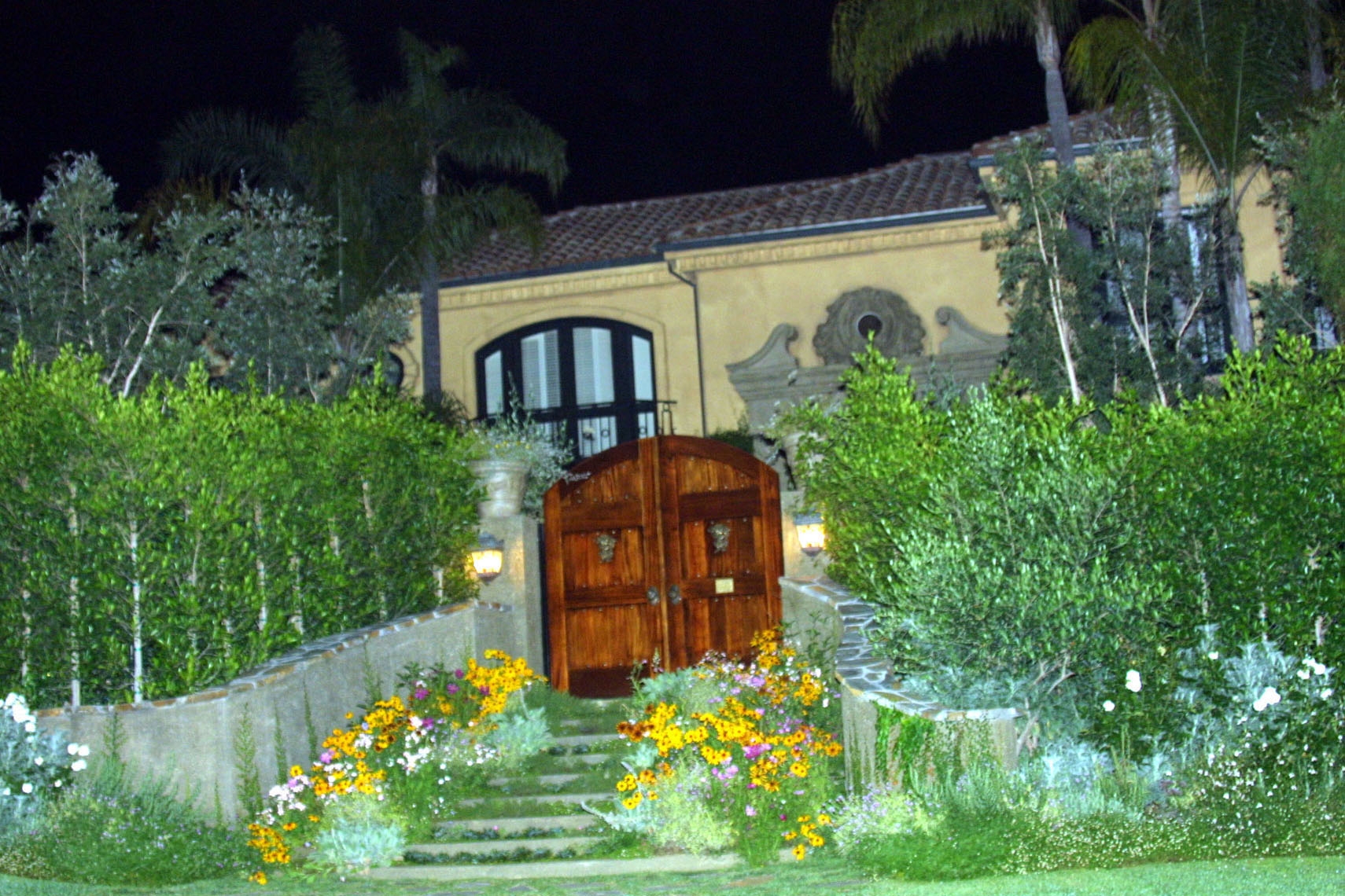 Beverly_Hills_Mansion_-__Christina_Aguilera_Daily_1.jpg