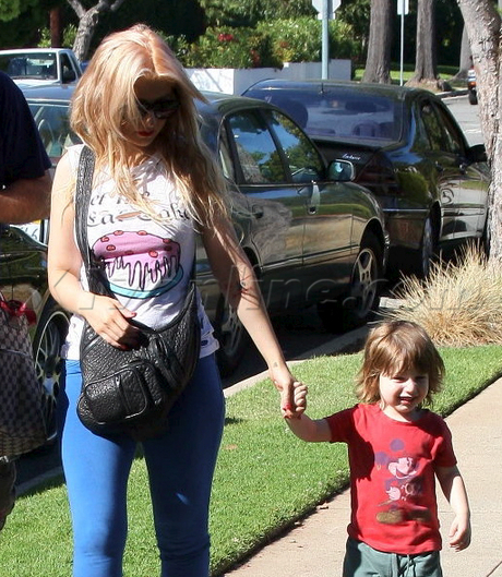 CAguileraMax080310_01.jpg CAguileraMax080310_01.jpg