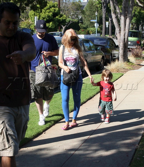 CAguileraMax080310_02.jpg CAguileraMax080310_02.jpg