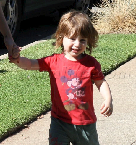 CAguileraMax080310_03.jpg CAguileraMax080310_03.jpg