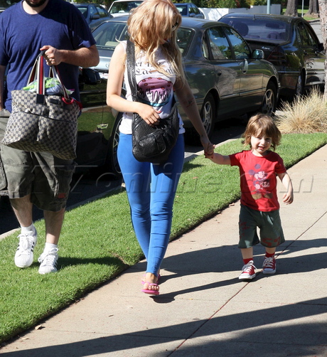 CAguileraMax080310_04.jpg CAguileraMax080310_04.jpg