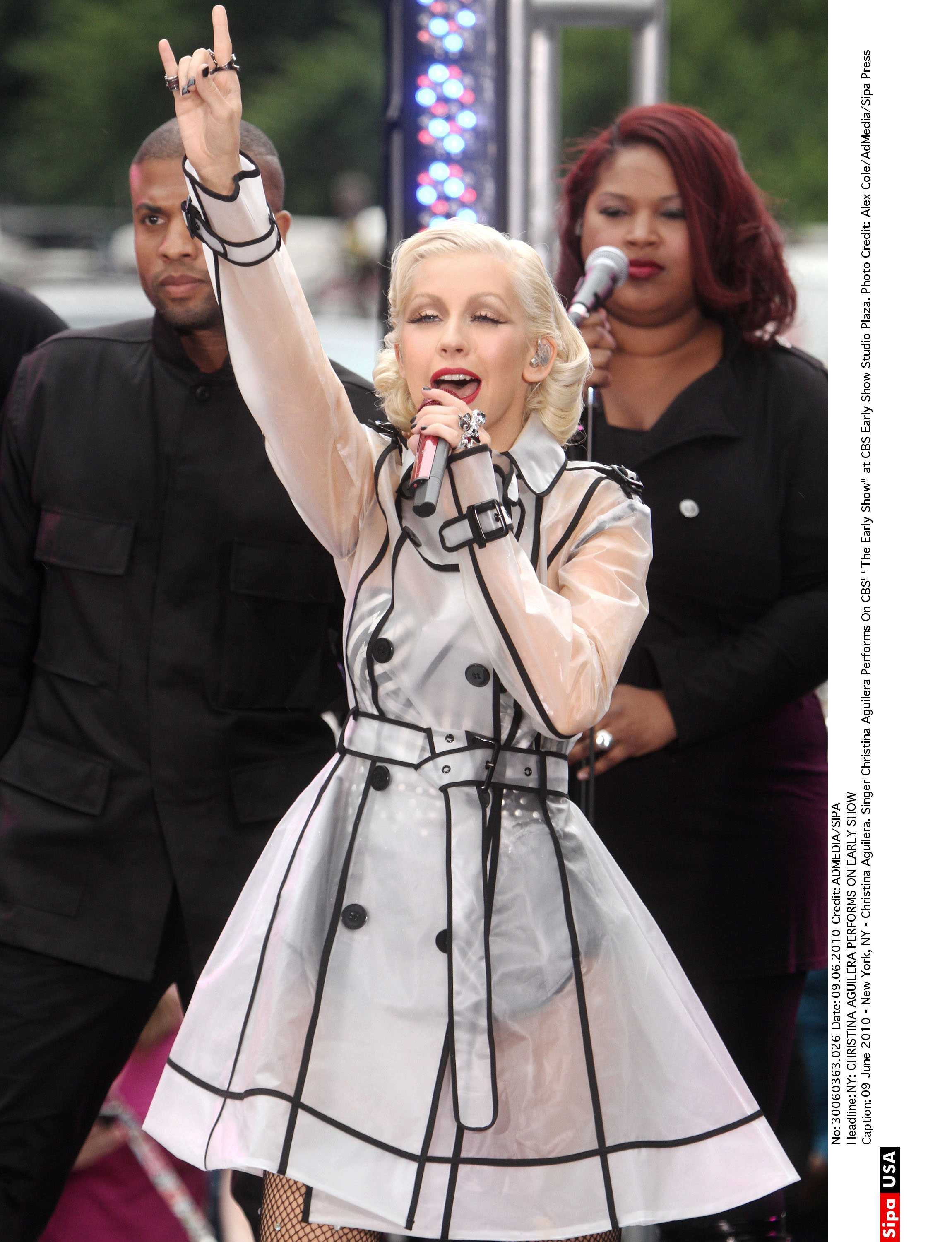 CBS__The_Early_Show_-_June_9_-_Christina_Aguilera_Daily_00282.jpg