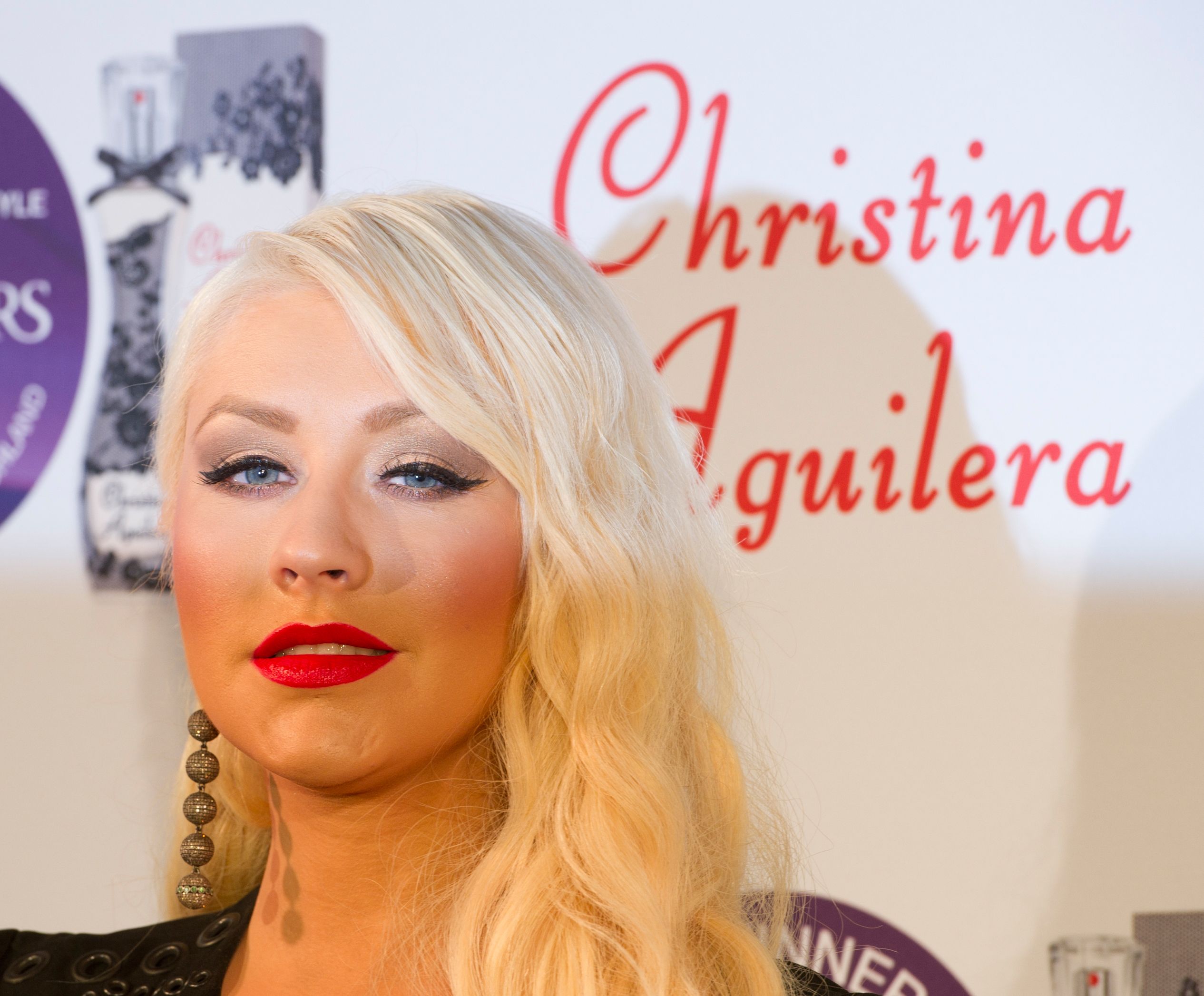 CU-Christina_Aguilera_presents_the_new_fragrance_Royal_Desire_in_Munich-02.jpg CU-Christina_Aguilera_presents_the_new_fragrance_Royal_Desire_in_Munich-02.jpg
